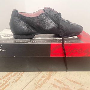 Capezio Isotope Jazz Shoes - Womens